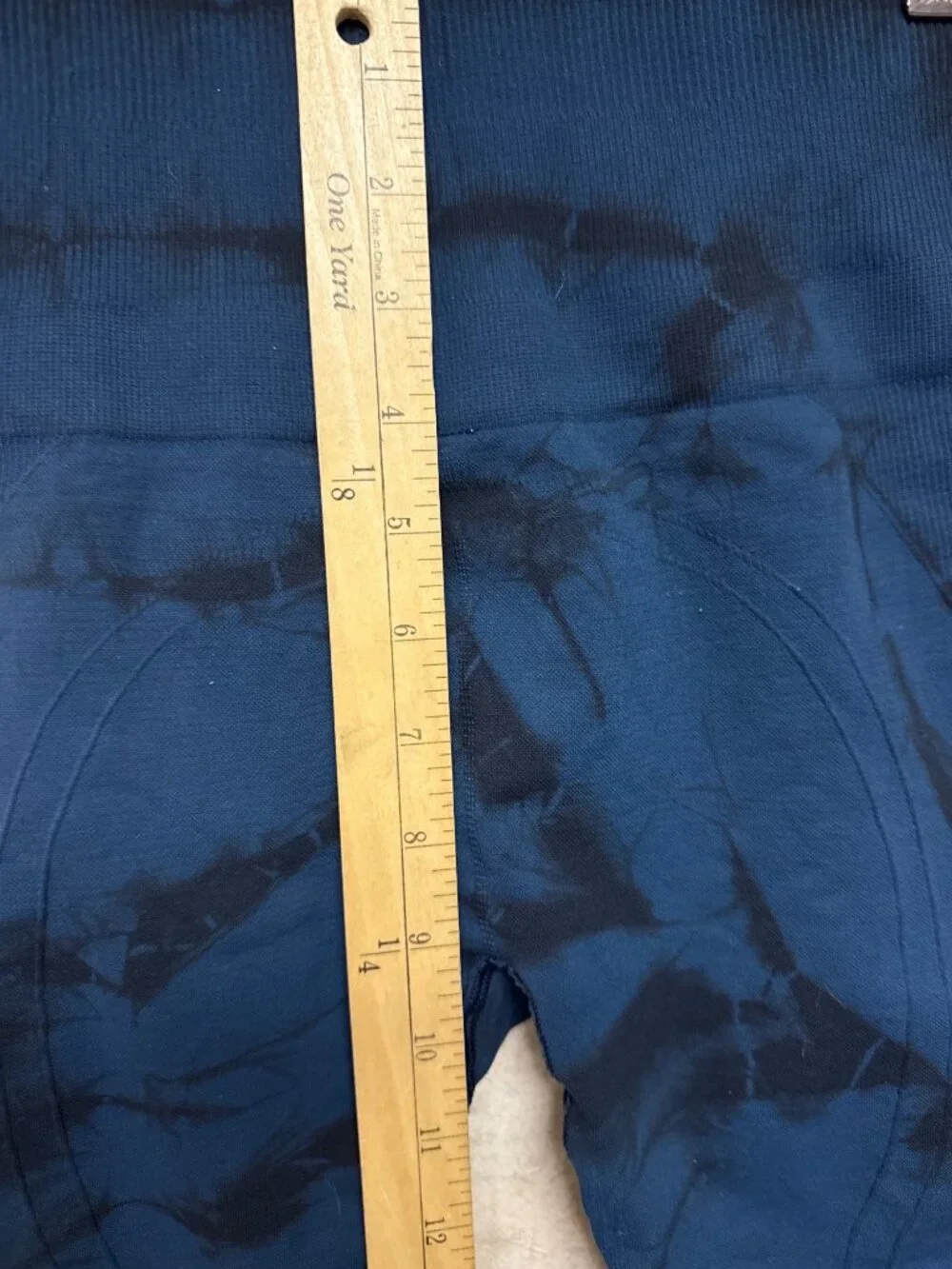 Lululemon Flow & Go Tight Seamless Blue Tie Dye Crop Leggings Women's Size 2